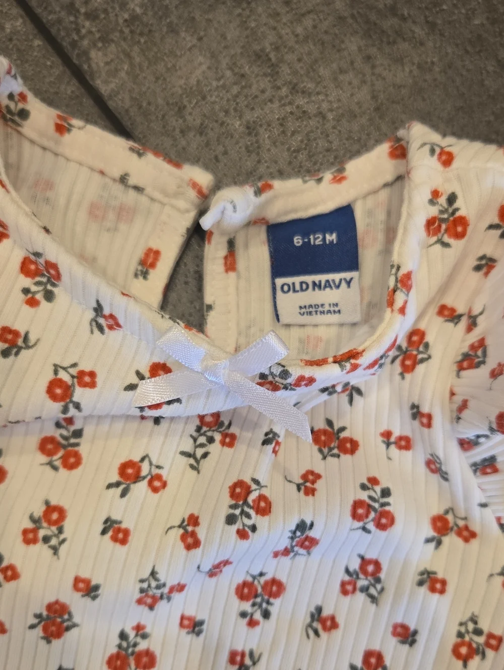 Old Navy 6-12 Month Girls Cream Floral Long-Sleeve One-Piece